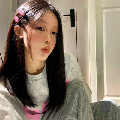 黑暗中的两个人